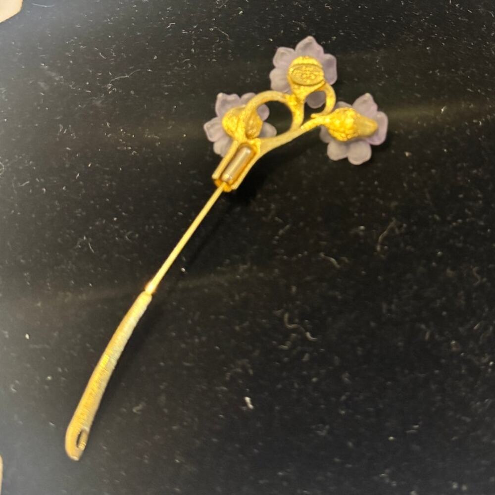 Vintage‎ Givenchy Paris NY Purple Lucite Floral Gold toned Stick Brooch signed - Picture 6 of 7